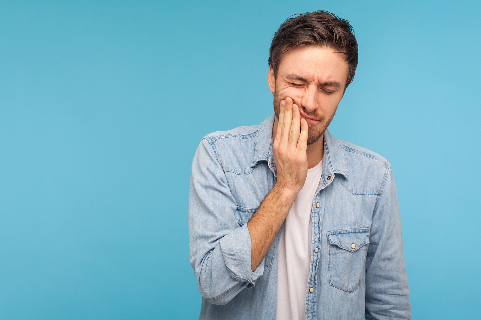 Don’t Struggle With Dental Pain, Seek An Emergency Dentist